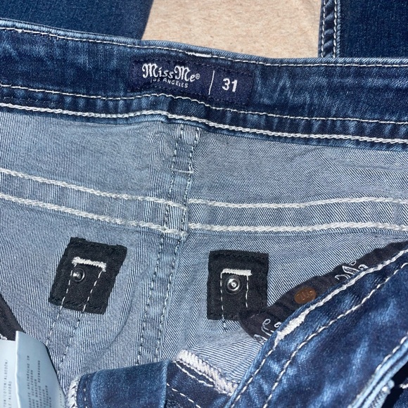 Miss Me jeans size 31 horseshoe feather mid rise boot - Picture 6 of 9